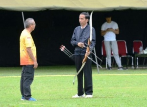 Presiden Jokowi Beraksi Pada Kejuaraan Bogor Terbuka Hari Ini
