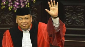 Ketua MK  Diperiksa KPK Sebagai Saksi Tersangka Ng Fenny