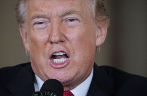 Trump Lempar Nasib Kesepakatan Nuklir Iran Ke Kongres