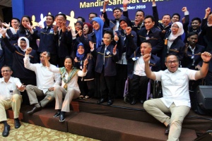 KARYAWAN KRIYA DIFABEL BANK MANDIRI