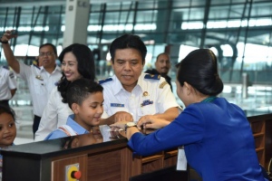 Simulasi Layanan Penumpang Para Pelajar SD di Terminal 3 Soetta
