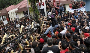 Larangan Unjuk Rasa di Objek Vital Transportasi