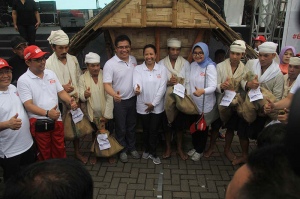 Telkom Serahkan Bantuan Untuk Warga Baduy 