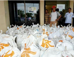 Berbagi Rasa Lewat Takjil Dan Sembako