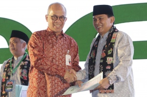 BANK DKI SERAHKAN ZIS