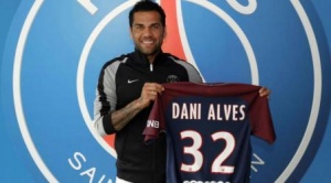 Batal Ke Manchester Biru Dani Alves  Berlabuh Di Paris