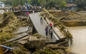 Banjir Bandang Di Kota Bima Menimbulkan Kerugian Sebesar 1 Triliun  Rupiah