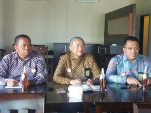 Raja Salman Gunakan IPL/Lift Milik JAS Saat Turun Pesawat di Bandara Ngurah Rai Bali
