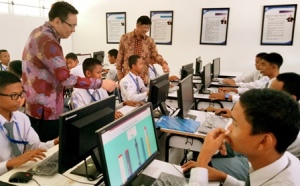 BEST Salurkan CSR ke SMK di Cikarang  MM2100 Bekasi