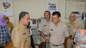Gubernur Anies Tinjau Sistem Layanan di Kelurahan Cikini 