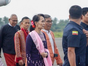 Suu Kyi Lakukan Kunjungan Pertama Ke Rakhine utara