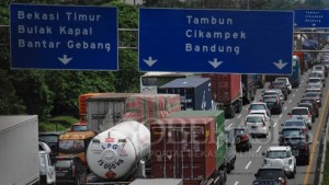 Mau Lancar ? Pakai Bus Premium Aja ...... 