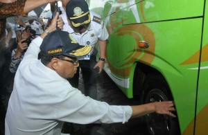 Dua Bus Pengangkut Wisman Asal  Thailand Dikandangkan