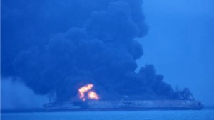 Kapal Tanker  Tabrakan Dekat Shanghai, 32 Awak Hilang