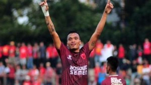 Resmi Ferdinand Sinaga Merumput di Malaysia