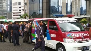 Balkon Tower 2 BEI Ambruk, Puluhan Pengunjung Terluka