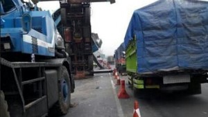 Kendaraan Berat Dilarang Melintas di Tol  Cikampek  Pukul 06:00 -09:00 