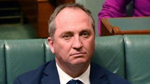 Wakilnya Hamili Staff, PM Turnbull Larang Hubungan Sesama Karyawan