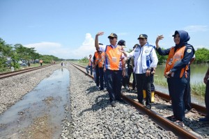 Menhub: Dua Langkah Penting Atasi Banjir dan Longsor