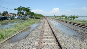 Menhub Budi Tinjau Lokasi Banjir Dan Longsor