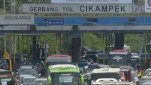 Penertiban Lalin Tol Cikampek, Pengusaha:  Masih  Setengah Hati
