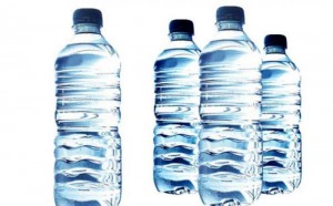 Air Kemasan Diteliti Terkontaminasi Partikel Plastik