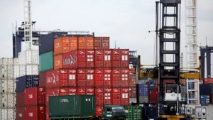 Menhub Pertanyakan Masih Tingginya  Overstay di Tanjung Priok