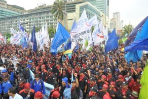 Buruh Perempuan Mendesak Pemerintah Memberikan Perlindungan