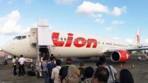 Runway Bandara Juanda Surabaya Amblas ,  puluhan Penerbangan Terganggu