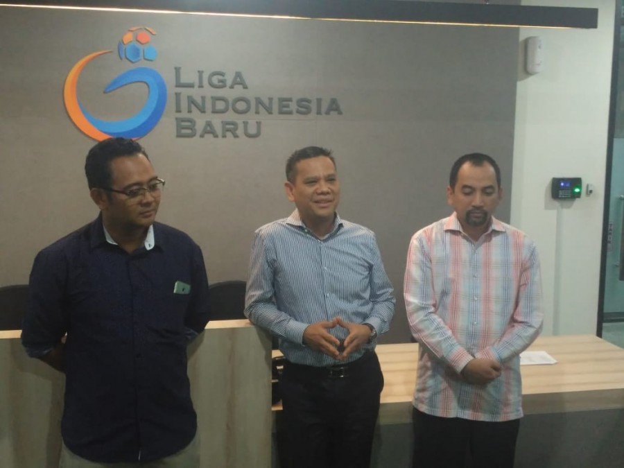 Laga Persija Vs Persib Masih Menggantung