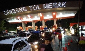 H-5 Lebaran Jumlah Kendaraan Menyeberang di Merak Mencapai 114.424