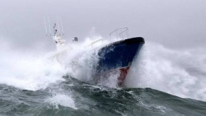 Waspada Gelombang Laut Ekstrem  Terjadi  23 -28 Juli 2018