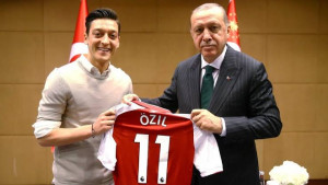 Penjelasan Ozil Terkait Pertemuannya Dengan Erdogan