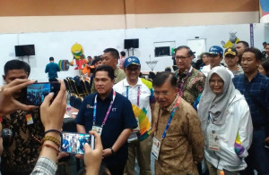 Wapres JK Sapa Volunteer dan Para Awak Media di GBK