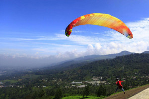 Tim Paralayang Indonesia Mendaratkan Medali Emas dan Perak
