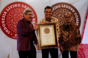 BTN Raih  Living Legend Companies  Award
