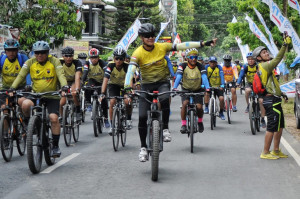 Dirut BTN dan Gubernur Jateng Ikuti  Etape Dua BTN Tour De Borobudur  2018 