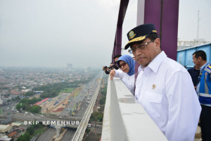 Kurangi Kemacetan, Dua Proyek Infrastruktur Dihentikan 