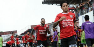 Bali United Bidik Roberto Carlos