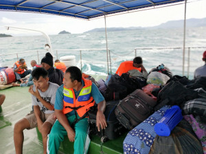 Ditjen Hubla Kerahkan Kapal Patroli Bantu Korban Tsunami  Serang Banten dan Lampung Selatan