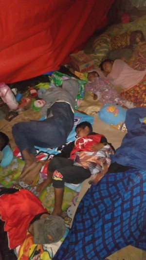 Ribuan Pengungsi Masih Bertahan di Rumah dinas Gubernur dan Kantor DPRD Lampung 