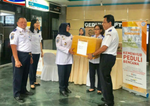 Ditjen Hubud Kembali Serahkan Bantuan  Kemanusiaan Korban Tsunami 