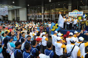 Ribuan Peserta Semarakan Funwalk HUT BTN 69