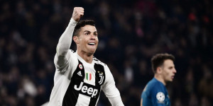 Loloskan Juventus, Ronaldo Samai Rekor Messi