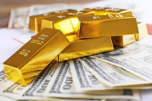 Harga Emas Turun Dolar Naik
