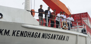 Ditjen Hubla Serahkan Kapal Pendukung Tol Laut Kepada Operator Pelayaran Swasta