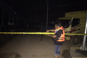 Kapal Penyeberangan KM Saluang Terbalik di Kolam Dermaga 