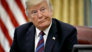 Donald Trump Sampaikan Keluhan Hilangnya follower di Twitter.