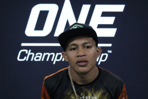 Adrian Mattheis Persembahkan Kemenangan untuk Sentani