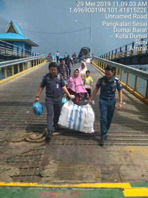 KSOP Dumai Berikan Pelayanan Khusus Kepada Penumpang Usia Lanjut  